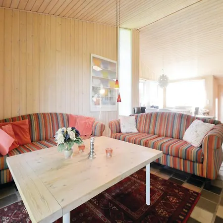 Ferienhaus Three Bedroom Holiday In Fur *